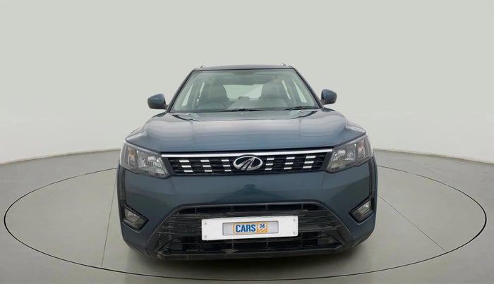 2020 Mahindra XUV300 W6 1.2 PETROL, Petrol, Manual, 30,627 km, Front