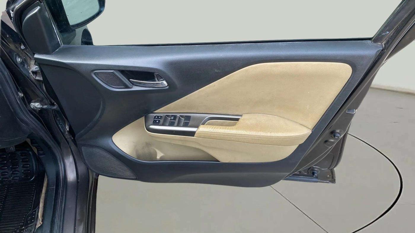 2016 Honda City 1.5L I-VTEC VX, Petrol, Manual, 73,498 km, Driver Side Door Panels Control