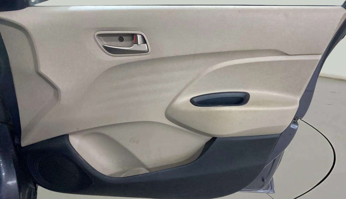 2018 Hyundai NEW SANTRO MAGNA CNG, CNG, Manual, 60,087 km, Driver Side Door Panels Control