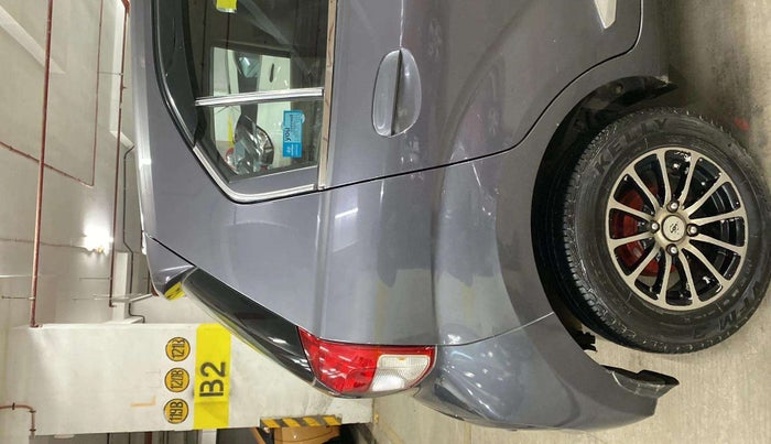 2018 Hyundai NEW SANTRO MAGNA CNG, CNG, Manual, 60,087 km, Right quarter panel - Slightly dented