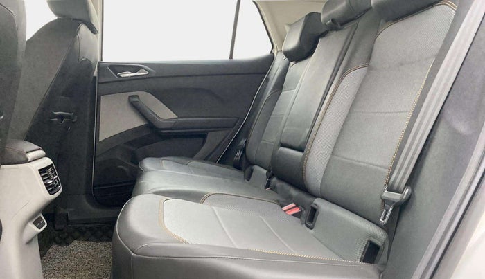 2021 Skoda KUSHAQ STYLE 1.0L TSI MT, Petrol, Manual, 27,330 km, Right Side Rear Door Cabin
