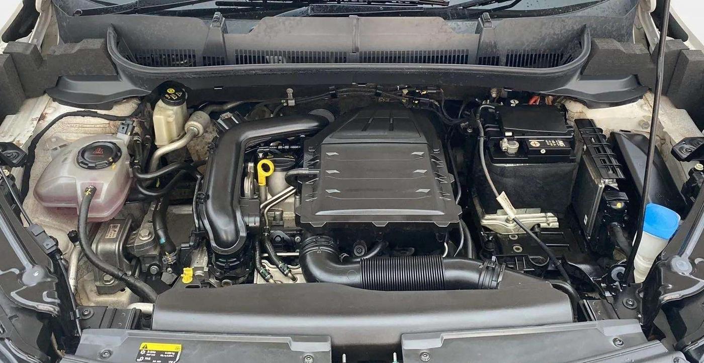 2021 Skoda KUSHAQ STYLE 1.0L TSI MT, Petrol, Manual, 27,330 km, Open Bonet