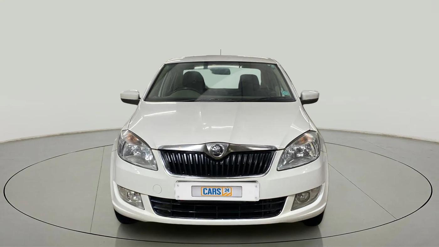 2015 Skoda Rapid AMBITION 1.6 MPI MT PLUS, Petrol, Manual, 56,870 km, Front