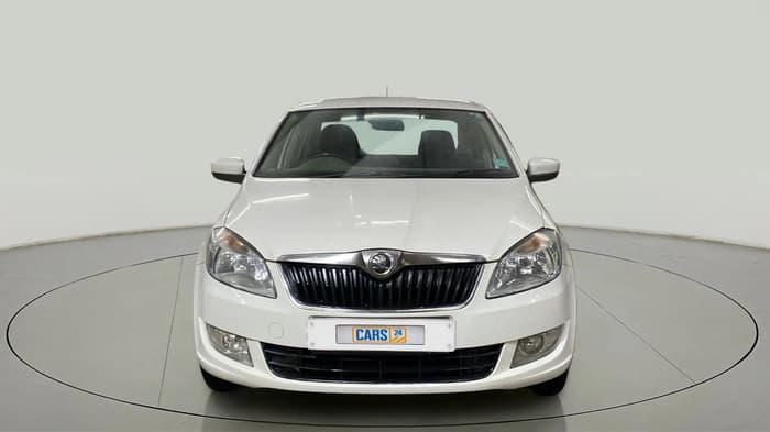 2015 Skoda Rapid AMBITION 1.6 MPI MT PLUS, Petrol, Manual, 56,870 km, Front