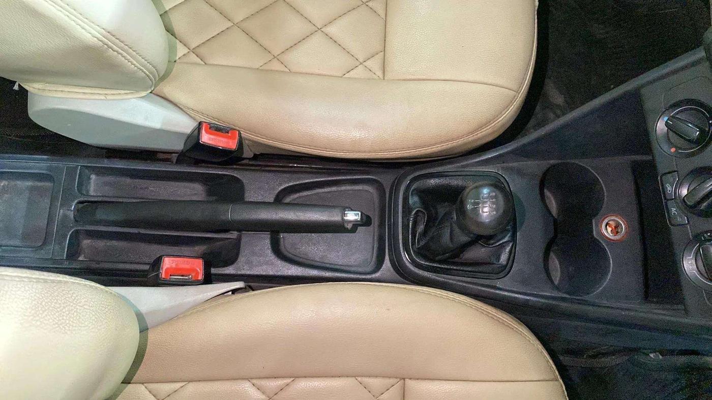2013 Volkswagen Polo COMFORTLINE 1.2L PETROL, Petrol, Manual, 57,010 km, Gear Lever