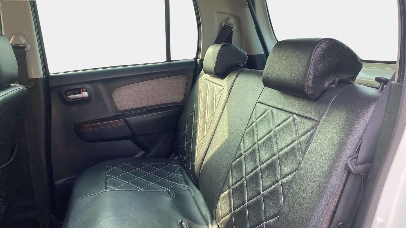 2016 Maruti Wagon R 1.0 VXI, Petrol, Manual, 51,422 km, Right Side Rear Door Cabin