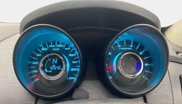 2018 Mahindra XUV500 W5, Diesel, Manual, 42,641 km, Odometer Image