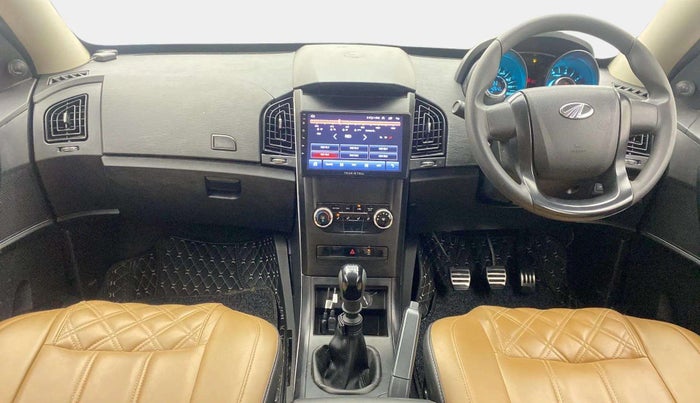 2018 Mahindra XUV500 W5, Diesel, Manual, 42,641 km, Dashboard