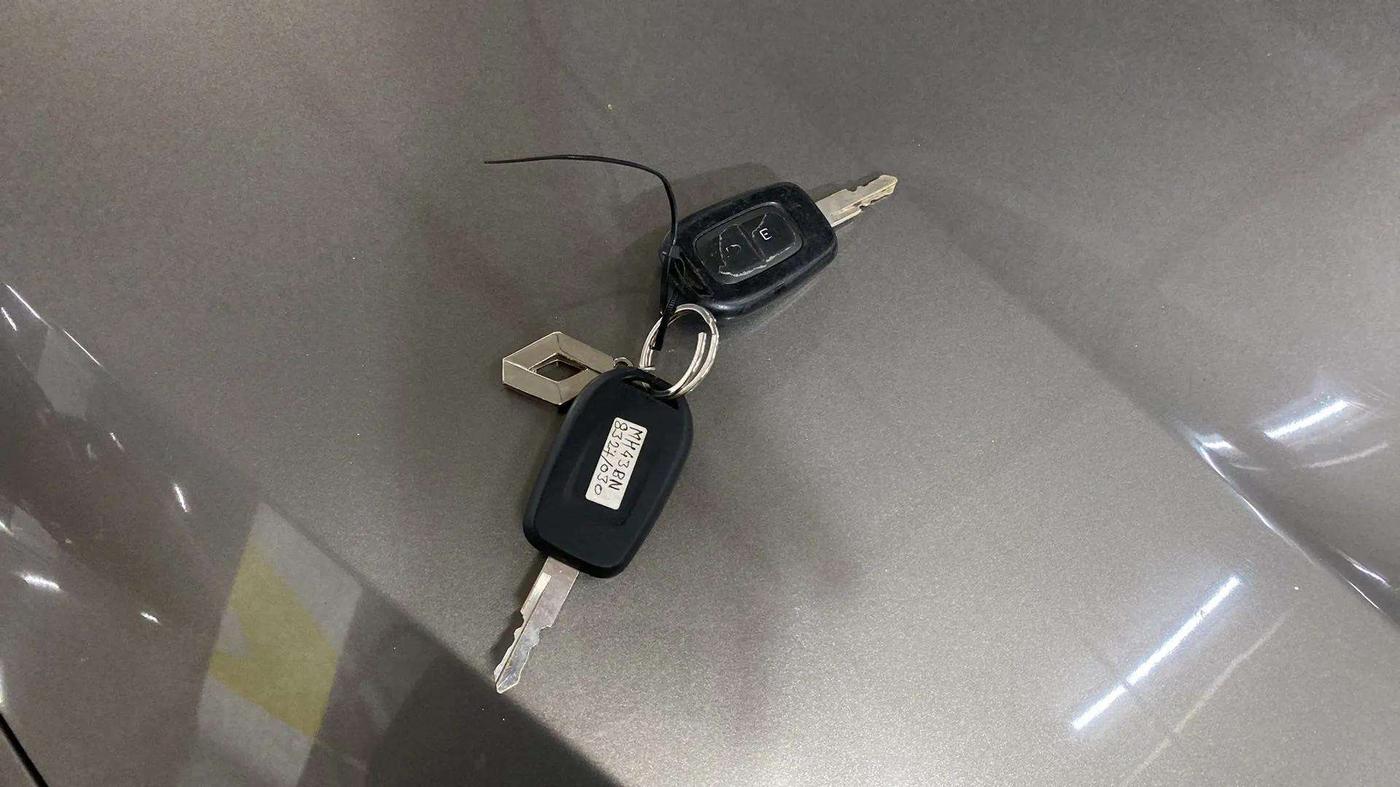 2019 Renault Kwid RXT 1.0 AMT (O), Petrol, Automatic, 50,207 km, Key Close Up