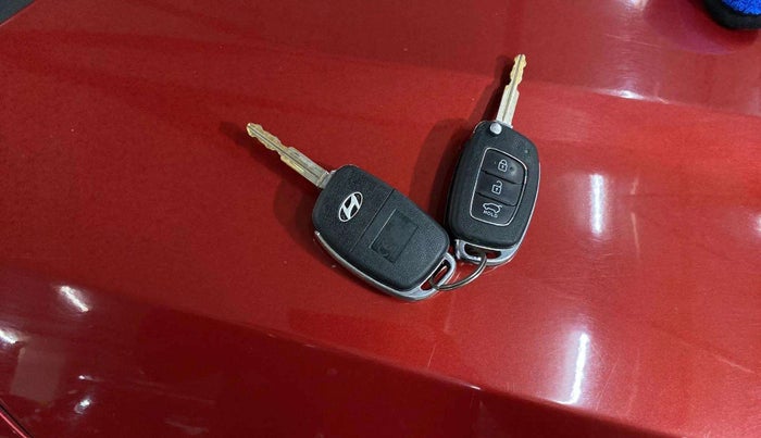 2018 Hyundai Creta E PLUS 1.6 PETROL, Petrol, Manual, 54,043 km, Key Close Up