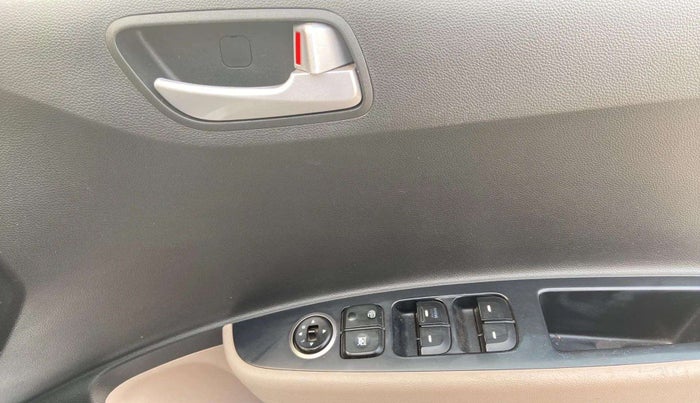 2017 Hyundai Grand i10 SPORTZ 1.2 KAPPA VTVT, CNG, Manual, 56,349 km, Driver Side Door Panels Control