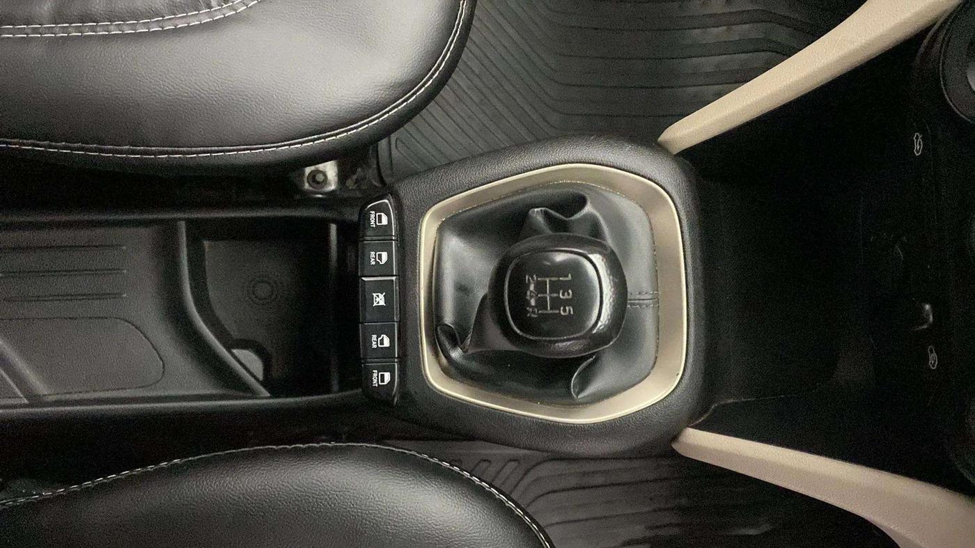2019 Hyundai NEW SANTRO MAGNA, Petrol, Manual, 50,885 km, Gear Lever