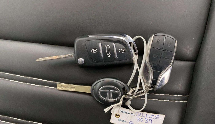 2023 Tata PUNCH PURE MT, Petrol, Manual, 9,604 km, Key Close Up
