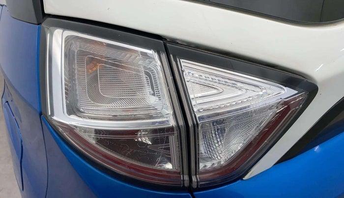 2018 Tata NEXON XE PETROL, Petrol, Manual, 55,545 km, Left tail light - Minor damage