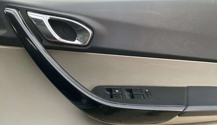 2019 Tata Tiago XZ PLUS PETROL, Petrol, Manual, 97,884 km, Driver Side Door Panels Control