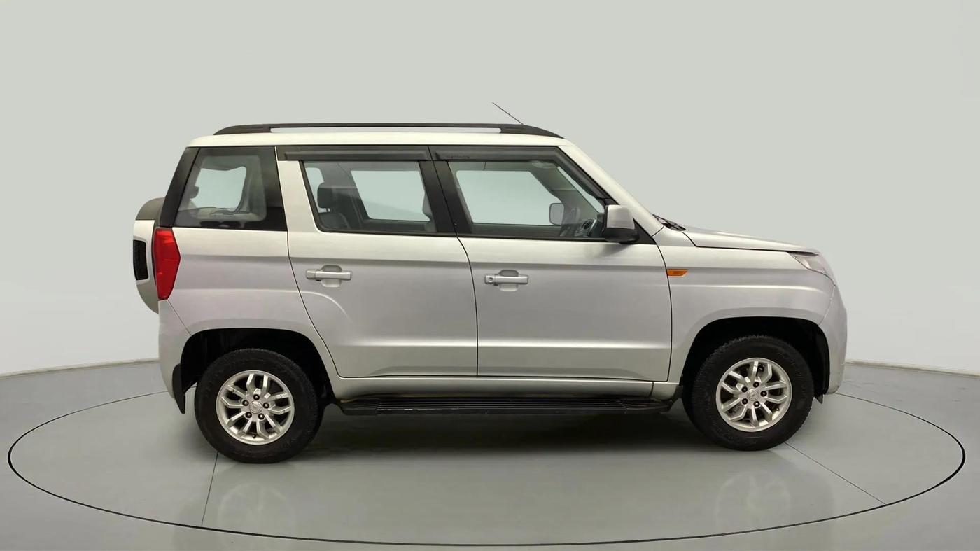 2017 Mahindra TUV300 T8 AMT, Diesel, Automatic, 78,450 km, Right Side View