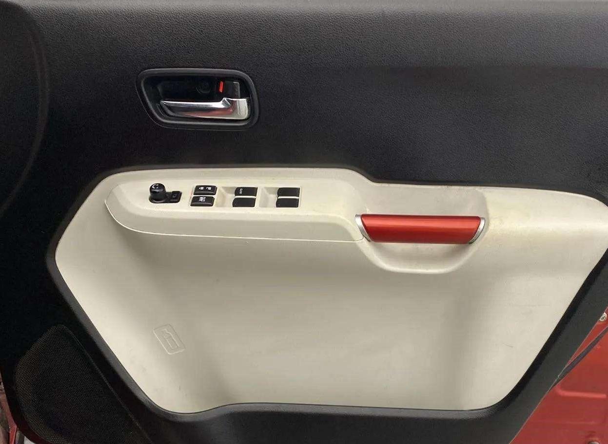 2017 Maruti IGNIS ZETA 1.2 AMT, Petrol, Automatic, 46,784 km, Driver Side Door Panels Control