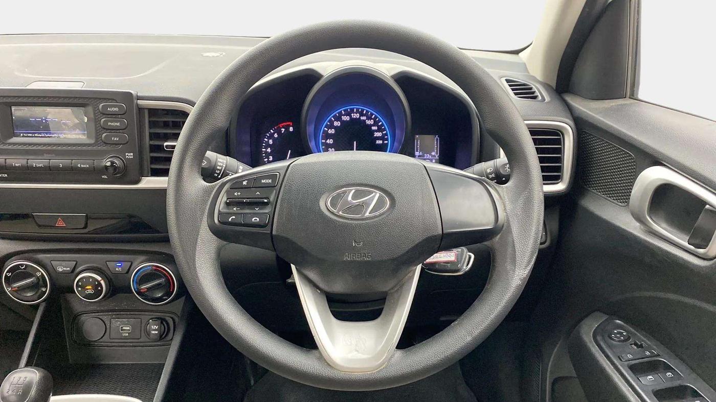 2020 Hyundai VENUE S 1.2, Petrol, Manual, 46,462 km, Steering Wheel Close Up