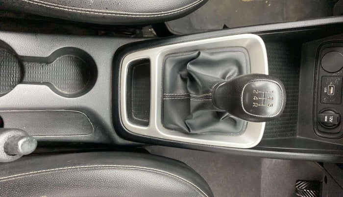 2020 Hyundai VENUE S 1.2, Petrol, Manual, 46,462 km, Gear Lever