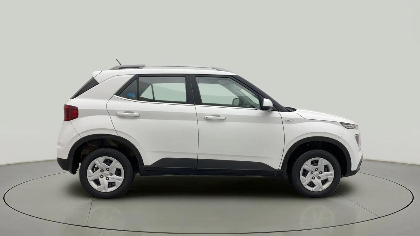 2020 Hyundai VENUE S 1.2, Petrol, Manual, 46,462 km, Right Side View