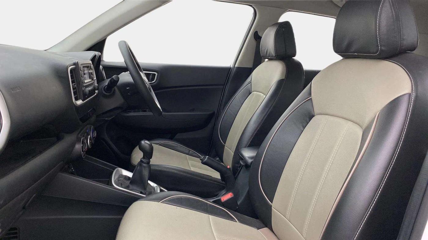 2020 Hyundai VENUE S 1.2, Petrol, Manual, 46,462 km, Right Side Front Door Cabin