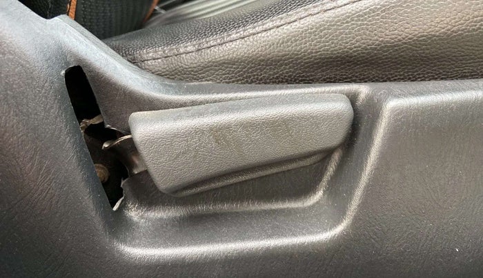 2016 Maruti Alto K10 VXI (O), Petrol, Manual, 61,808 km, Driver Side Adjustment Panel
