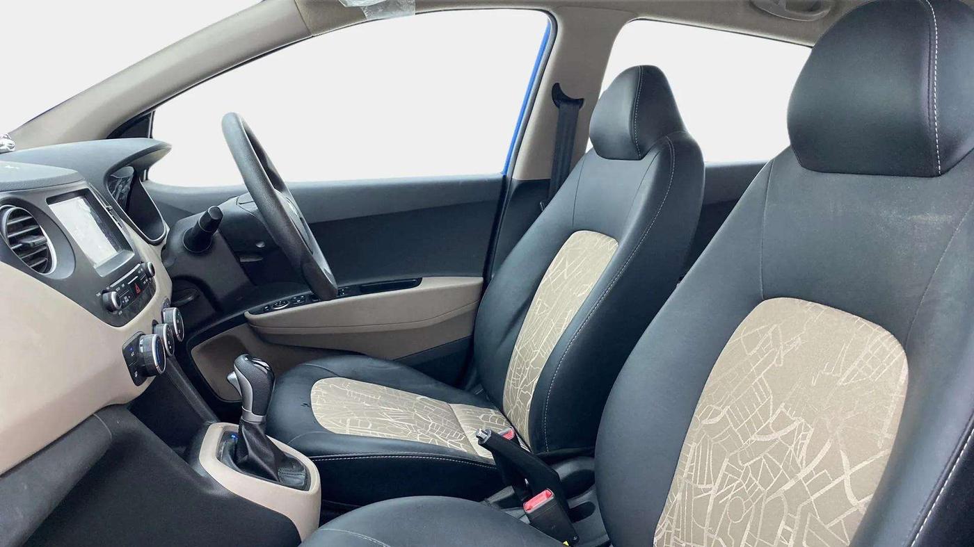 2019 Hyundai Grand i10 SPORTZ AT 1.2 KAPPA VTVT, CNG, Automatic, 24,318 km, Right Side Front Door Cabin