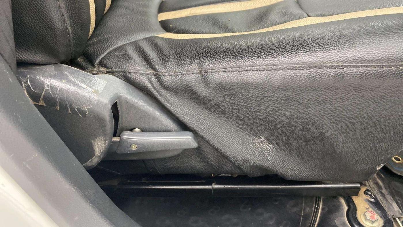 2018 Maruti Alto 800 VXI, Petrol, Manual, 77,963 km, Driver Side Adjustment Panel