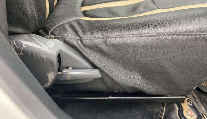 2018 Maruti Alto 800 VXI, Petrol, Manual, 77,963 km, Driver Side Adjustment Panel