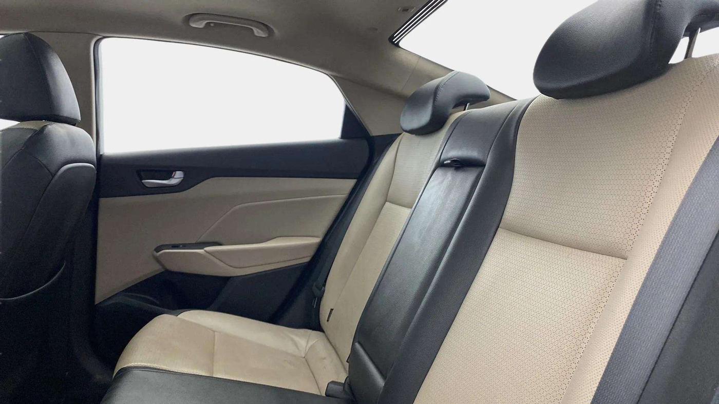 2018 Hyundai Verna 1.6 VTVT SX (O) AT, Petrol, Automatic, 97,468 km, Right Side Rear Door Cabin