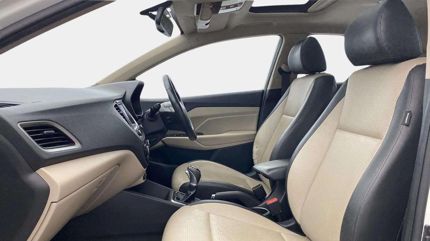 2018 Hyundai Verna 1.6 VTVT SX (O) AT, Petrol, Automatic, 97,468 km, Right Side Front Door Cabin