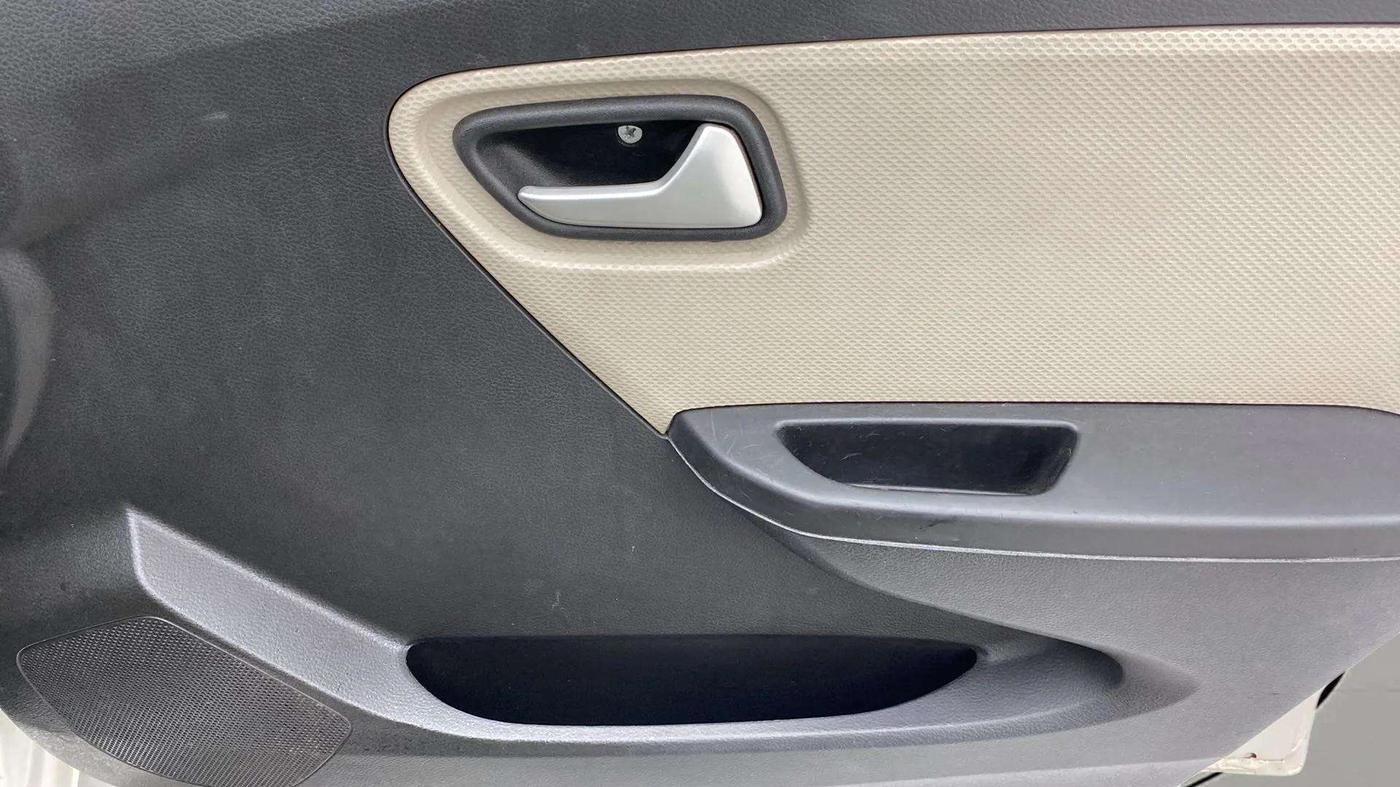 2019 Maruti Alto VXI, Petrol, Manual, 22,101 km, Driver Side Door Panels Control