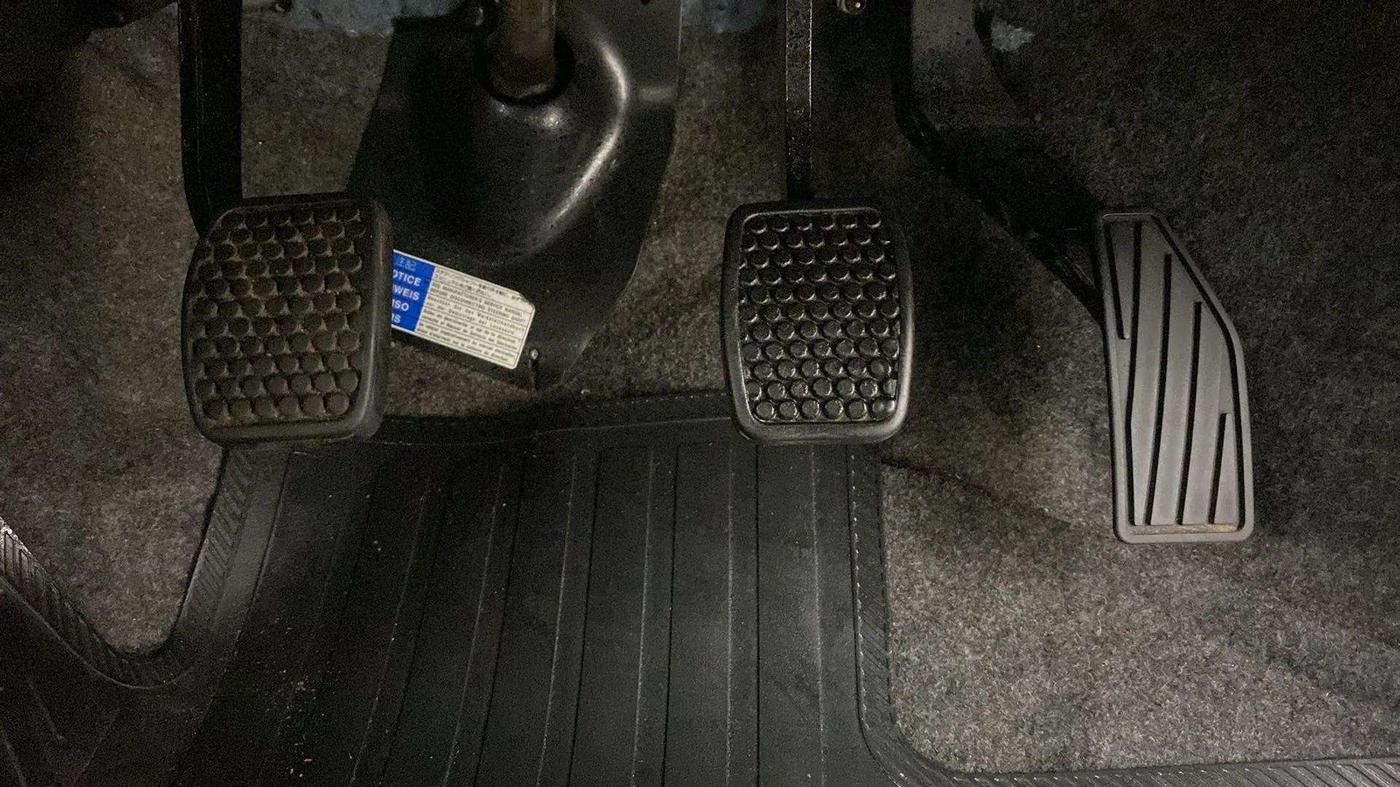 2019 Maruti Alto VXI, Petrol, Manual, 22,101 km, Pedals