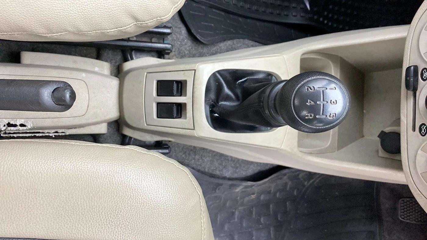 2019 Maruti Alto VXI, Petrol, Manual, 22,101 km, Gear Lever