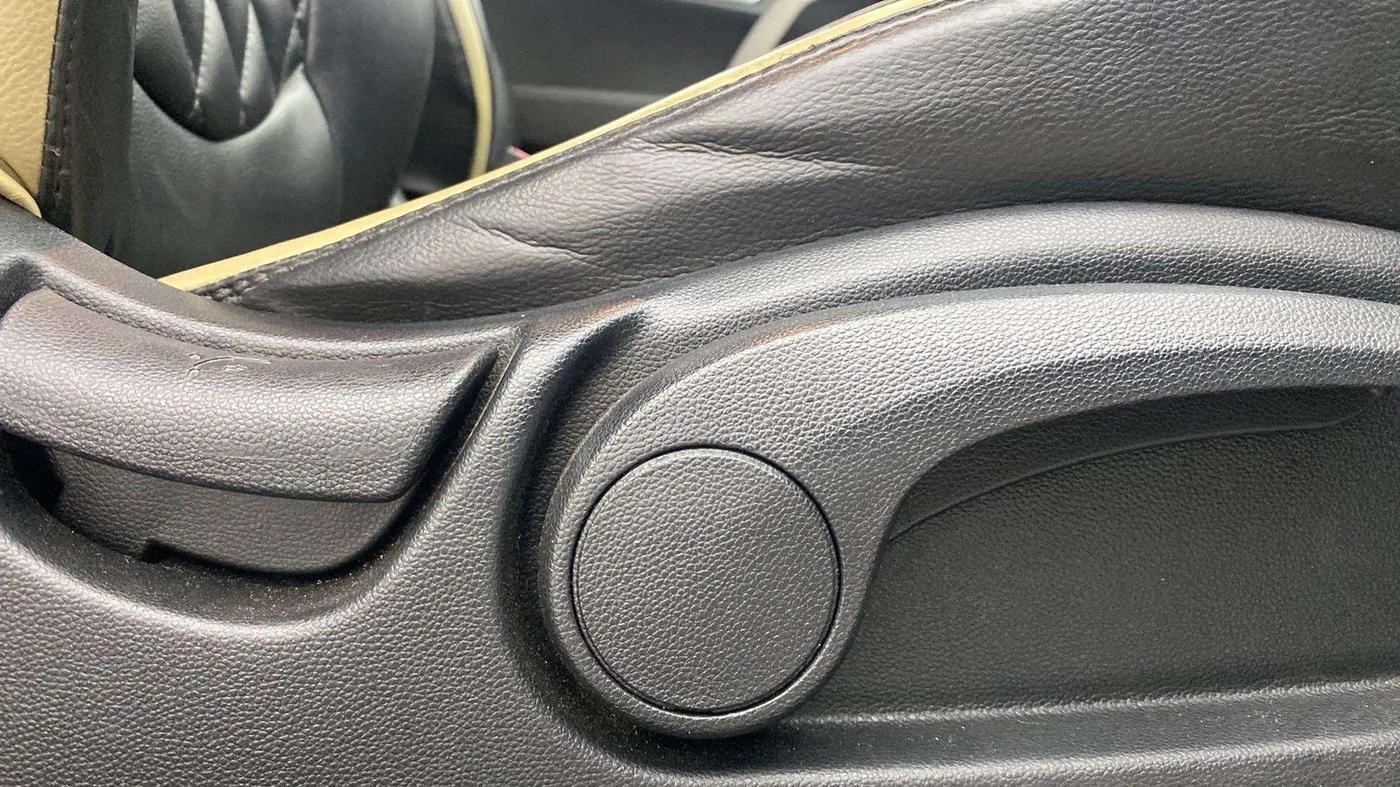 2019 Hyundai Creta SX AT 1.6 PETROL, Petrol, Automatic, 29,746 km, Driver Side Adjustment Panel