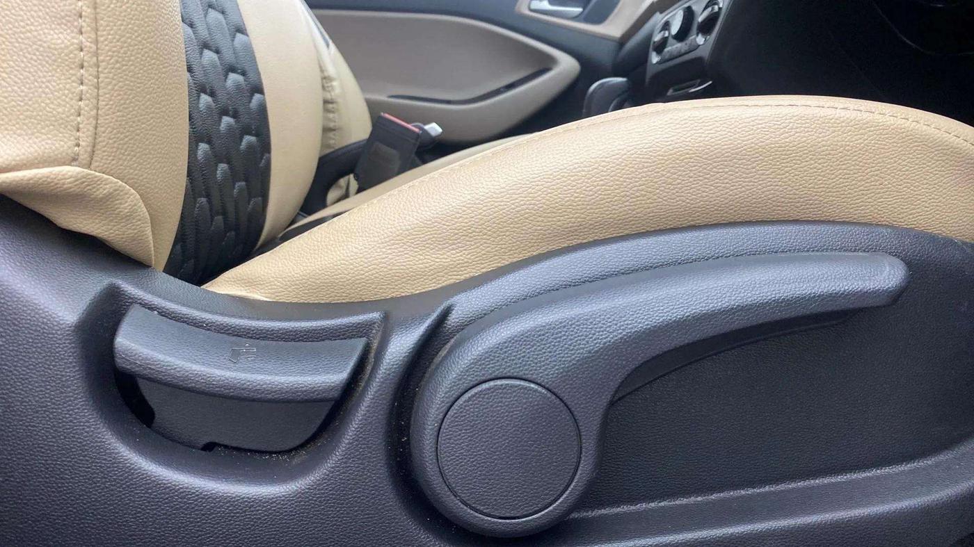 2019 Hyundai Elite i20 SPORTZ PLUS  1.2 CVT, Petrol, Automatic, 6,528 km, Driver Side Adjustment Panel