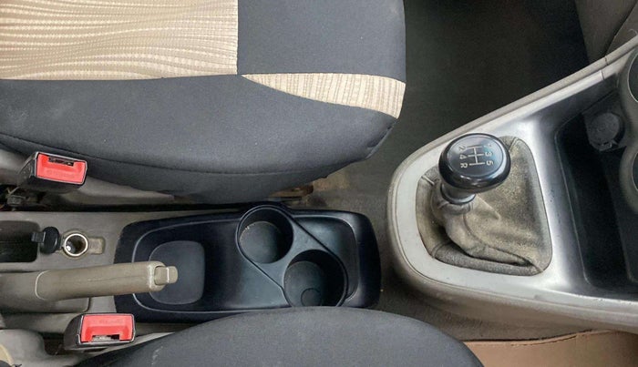 2013 Hyundai i10 MAGNA 1.1, CNG, Manual, 76,475 km, Gear Lever