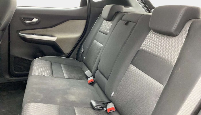 2021 Nissan MAGNITE XV MT, Petrol, Manual, 55,732 km, Right Side Rear Door Cabin