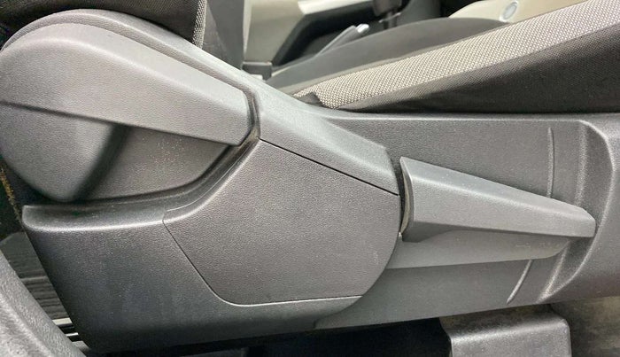 2021 Nissan MAGNITE XV MT, Petrol, Manual, 55,732 km, Driver Side Adjustment Panel