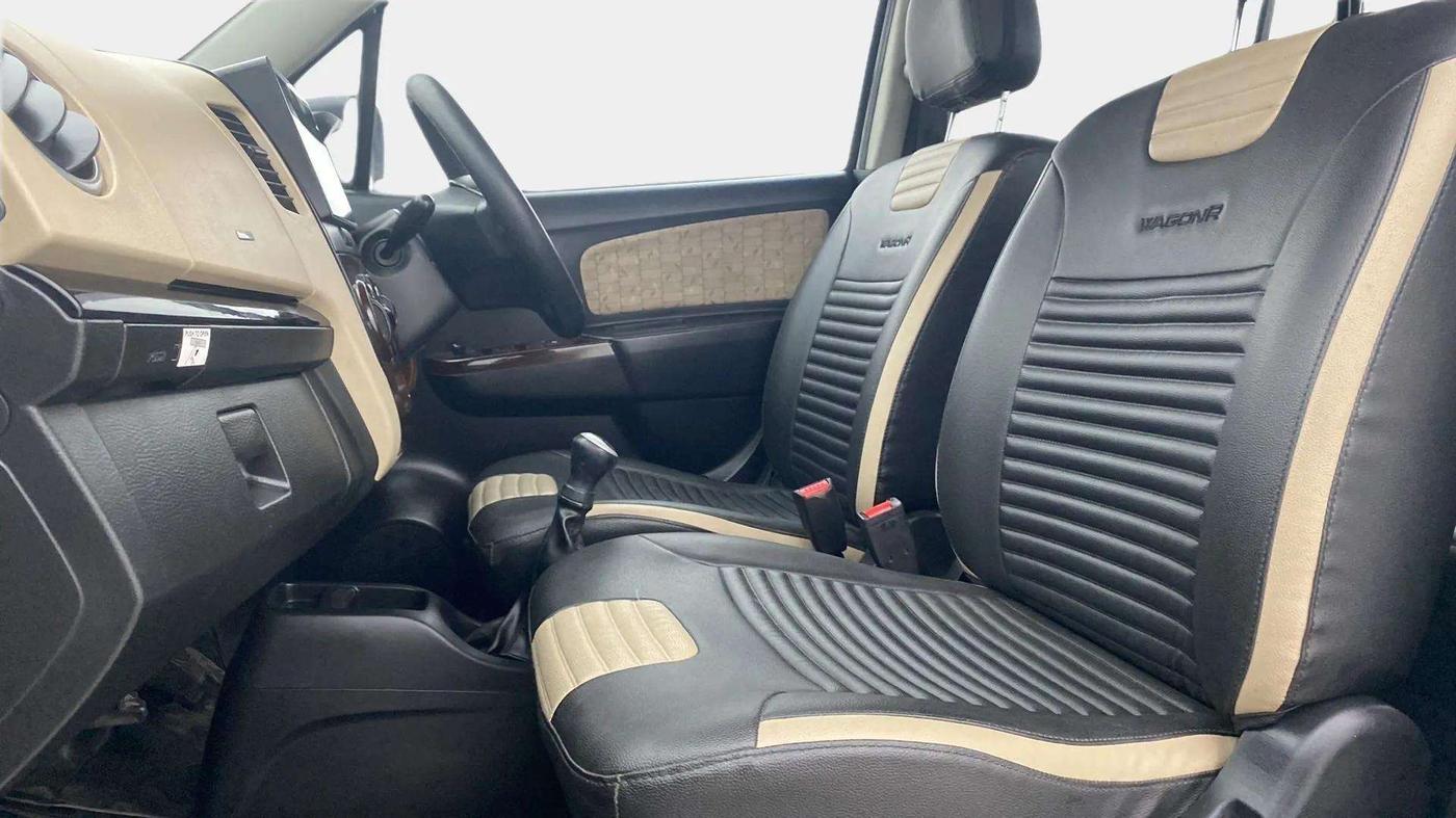 2017 Maruti Wagon R 1.0 VXI, CNG, Manual, 23,847 km, Right Side Front Door Cabin