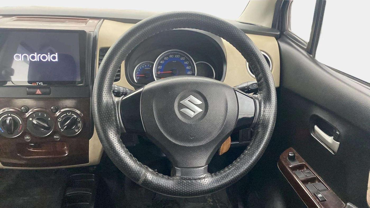 2017 Maruti Wagon R 1.0 VXI, CNG, Manual, 23,847 km, Steering Wheel Close Up