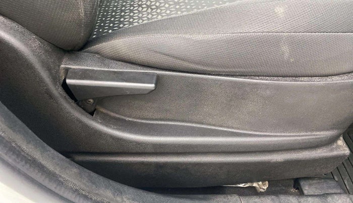 2018 Tata NEXON XM PETROL, Petrol, Manual, 58,162 km, Driver Side Adjustment Panel