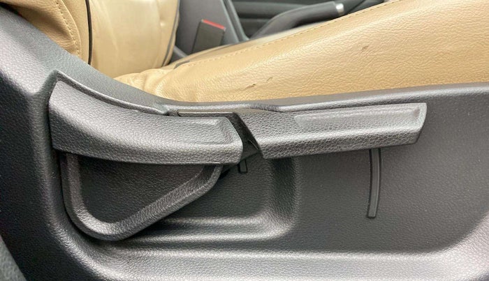 2020 KIA SELTOS HTK PLUS 1.5, Petrol, Manual, 74,791 km, Driver Side Adjustment Panel