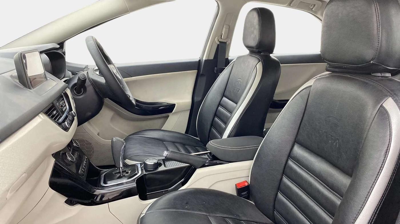 2020 Tata NEXON XZA PLUS (O) PETROL DUAL TONE, Petrol, Automatic, 29,419 km, Right Side Front Door Cabin