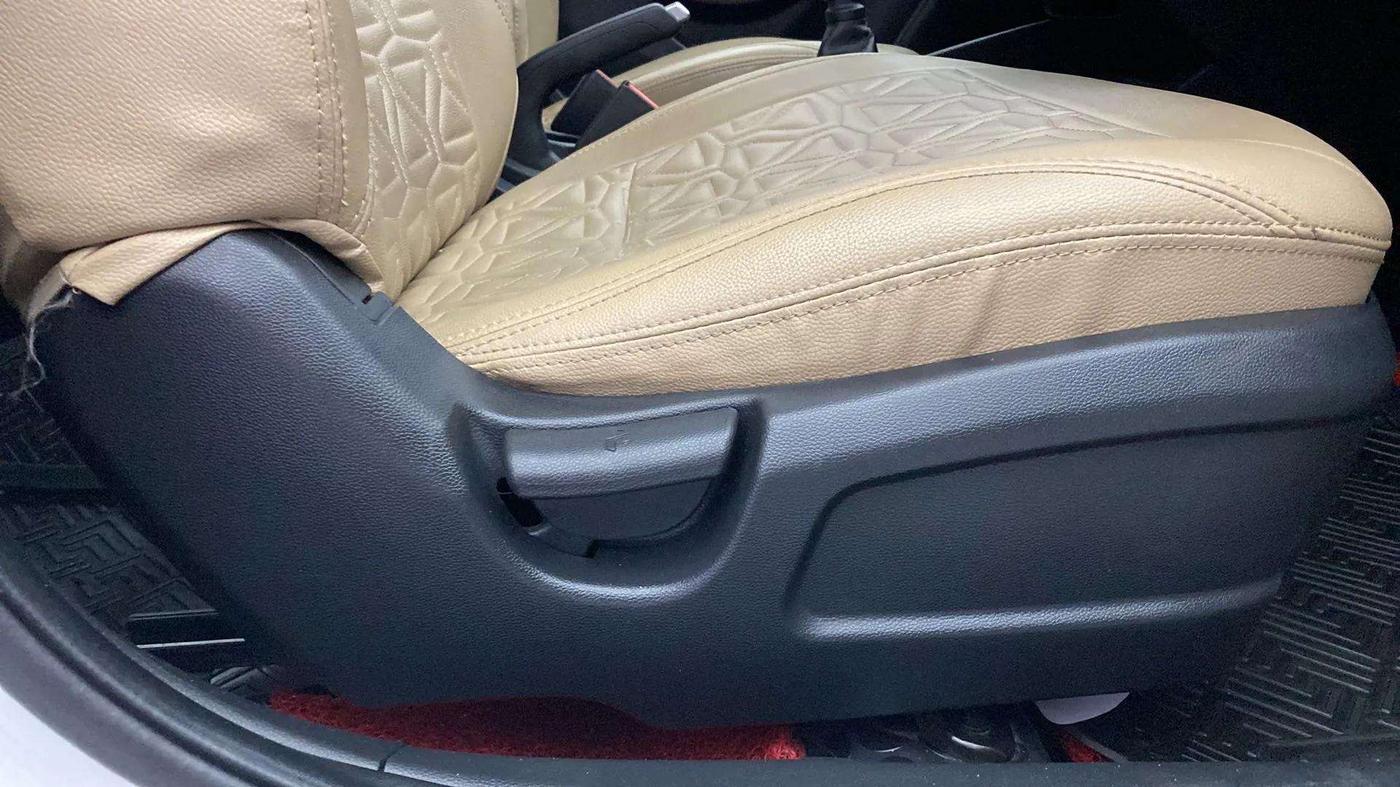 2019 Hyundai Elite i20 MAGNA PLUS 1.2, Petrol, Manual, 54,821 km, Driver Side Adjustment Panel