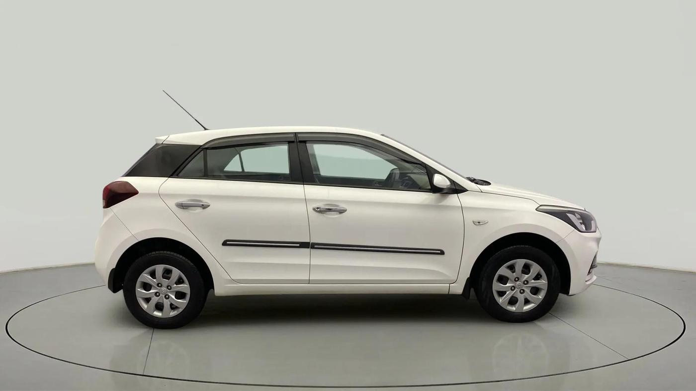 2019 Hyundai Elite i20 MAGNA PLUS 1.2, Petrol, Manual, 54,821 km, Right Side View