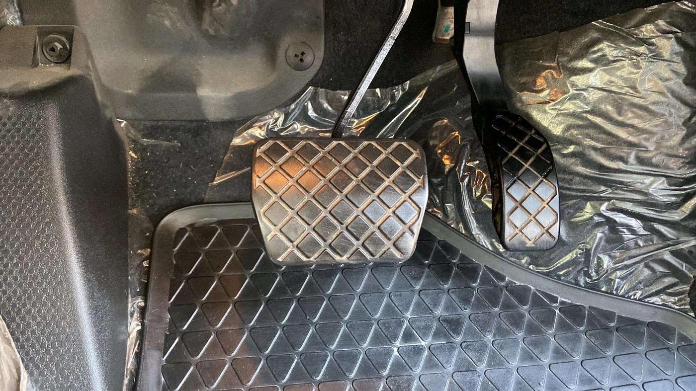 2021 Volkswagen Vento HIGHLINE PLUS 1.0L TSI AT, Petrol, Automatic, 21,825 km, Pedals