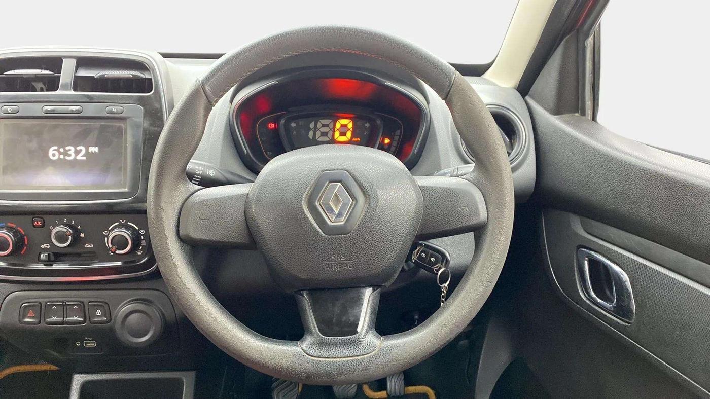 2018 Renault Kwid RXT 1.0, Petrol, Manual, 77,200 km, Steering Wheel Close Up
