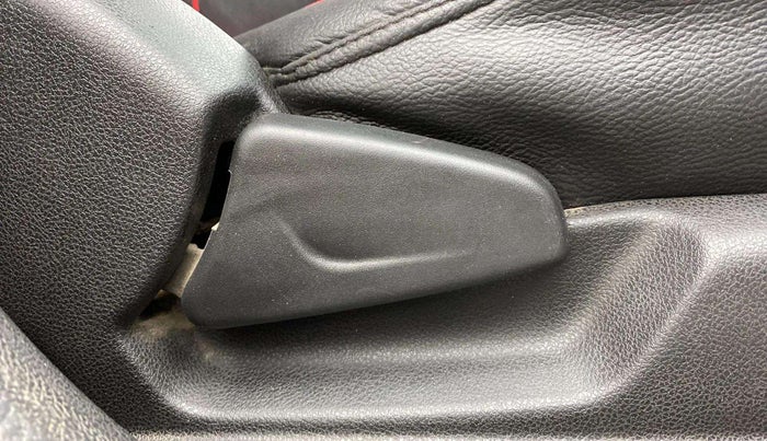 2018 Renault Kwid RXT 1.0, Petrol, Manual, 77,200 km, Driver Side Adjustment Panel