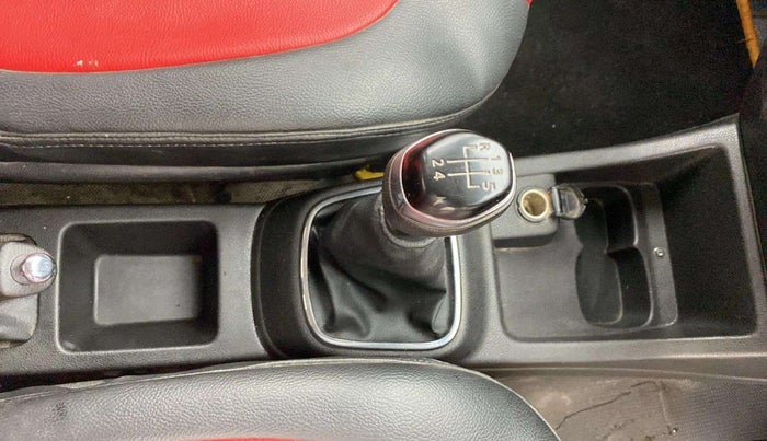 2018 Renault Kwid RXT 1.0, Petrol, Manual, 77,200 km, Gear Lever